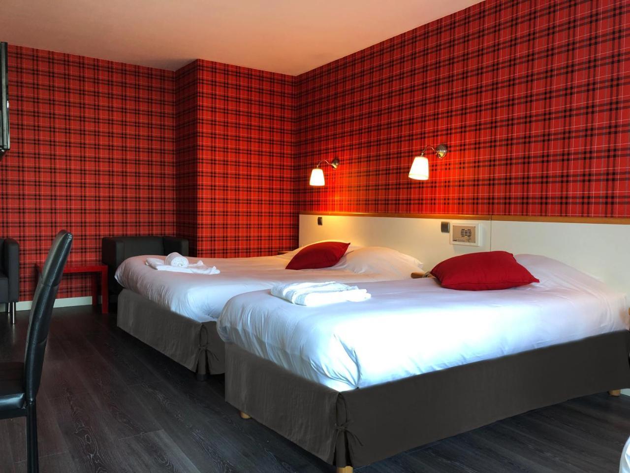 Hotel La Voile Rouge Rosporden Esterno foto